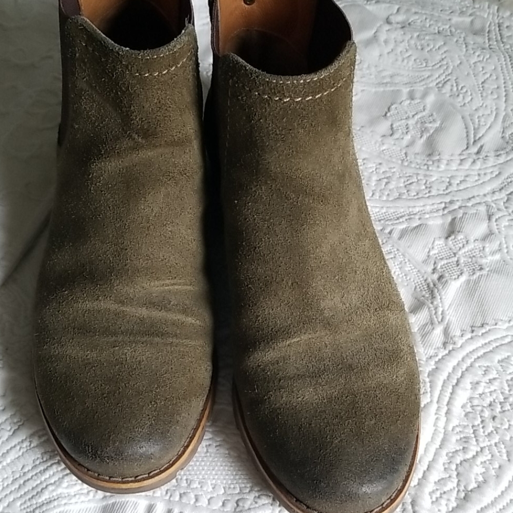 Sofft ankle booties